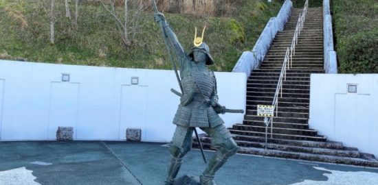 長宗我部元親の像