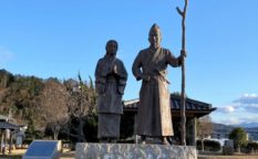 源頼朝と北条政子の像