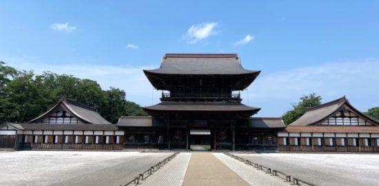 瑞龍寺 山門と回廊