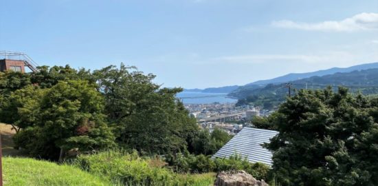 三の丸外郭 新堀土塁からの相模湾