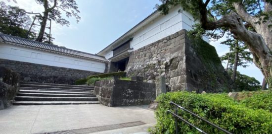 小田原城址 常盤木門へ