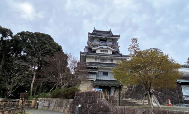 小山城(遠江国)と模擬天守