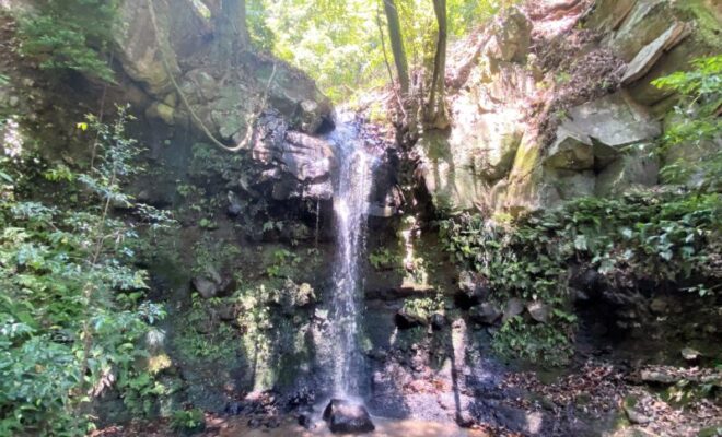 冷川不動尊　不動の滝