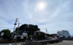 鐙摺山と小浜海岸