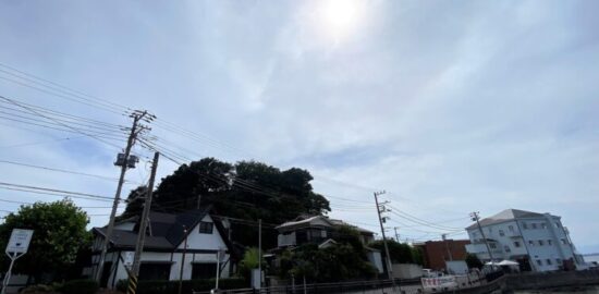 鐙摺山と小浜海岸