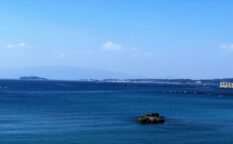 相模湾　遠くに材木座
