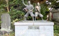 曽我兄弟の像（曽我寺）