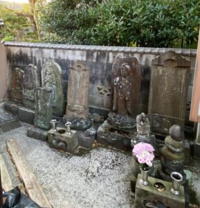 今井城の城主の墓