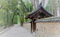 寺院　土壁　小径