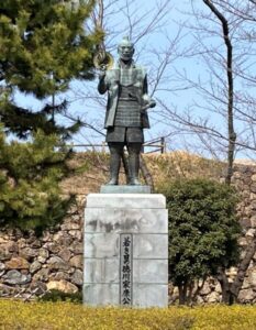 徳川家康公の像（浜松城）