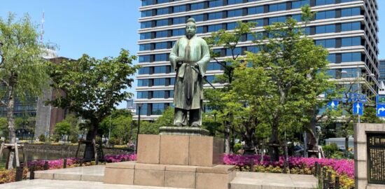 和気清麻呂の像