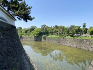 江戸城　乾濠と石垣