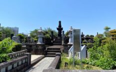 伝通院　於大の方の墓