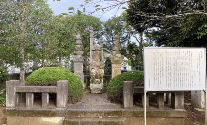 木曽義昌公・真理姫供養塔（東漸寺）