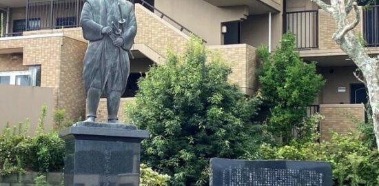 塚原卜伝の銅像