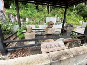 毛呂一族の墓