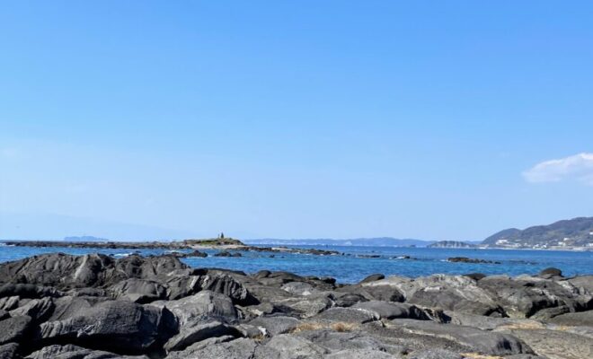 天神島からの三浦半島と鎌倉方面の海