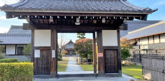 興禅寺（羽黒城跡）　門